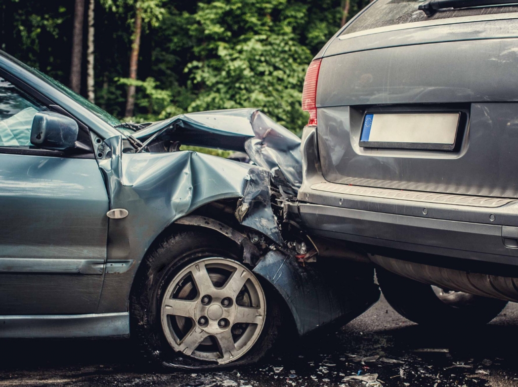 Badania w sprawie dzisiejszego incydentu drogowego na ulicy P.O.W. w Sieradzu prowadzone przez lokalną policję