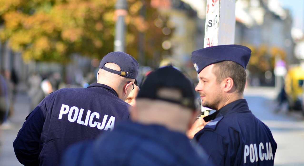 Potężny wypadek na drodze ekspresowej S-8: jedna ofiara śmiertelna i trzy osoby ranne